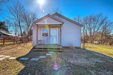 Perryville Vacation Rental | Studio | 1BA | 610 Sq Ft | 3 Steps for Access