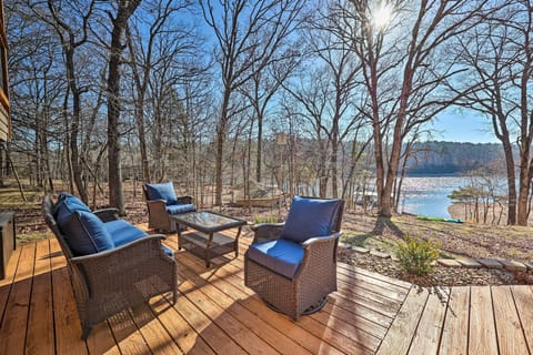 Rogers Vacation Rental | 3BR | 1BA | 912 Sq Ft | Stairs Required to Access