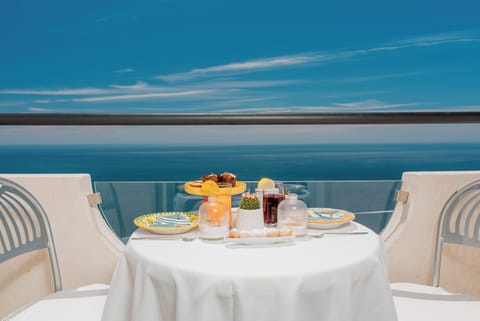 Junior Suite, Balcony, Sea View | Premium bedding, minibar, in-room safe, soundproofing