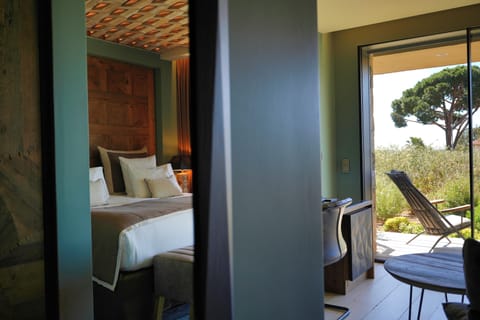 Double room, garden view | Premium bedding, pillowtop beds, in-room safe, desk