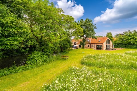 Waterside Barn, Binham: An idyllic setting