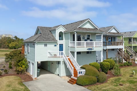 ML22: Freestyle Surf-Inn | Front Exterior