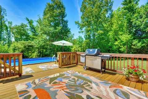 Browns Summit Vacation Rental | 3BR | 2BA | 1,960 Sq Ft | Stairs Required