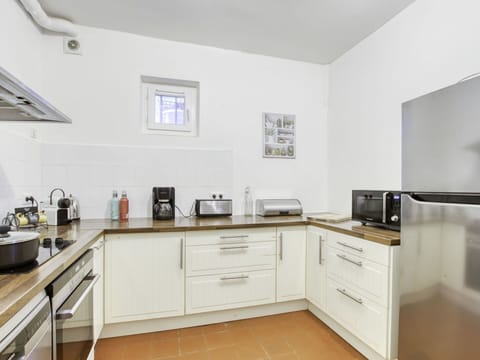 Sky, Plant, Cloud, Property, Building, Window, Tree, House, Natural Landscape, Real Estate