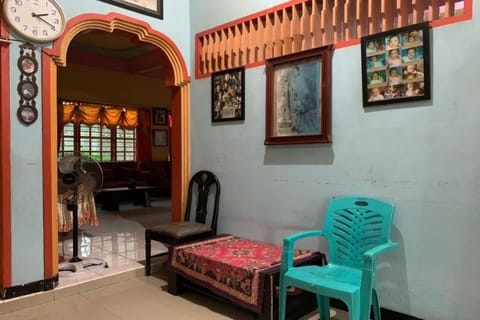 Standard Double Room | Laptop workspace, WiFi (free), bed sheets