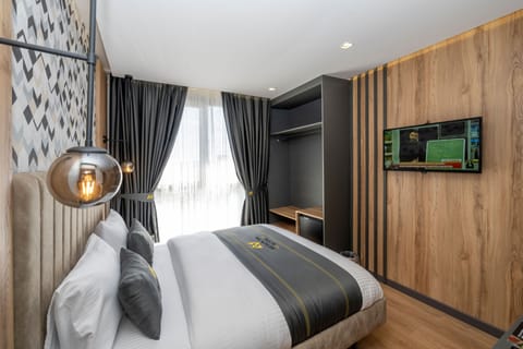 Deluxe Double Room | Premium bedding, minibar, in-room safe, desk