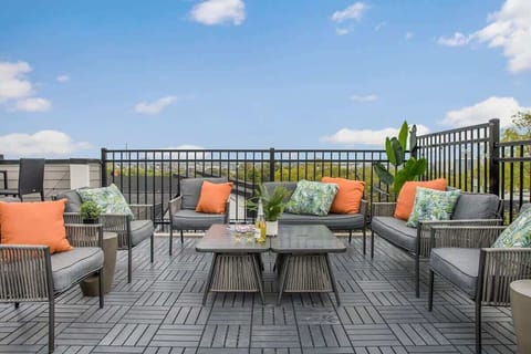 Spacious Rooftop Perfect for Gatherings and Relaxation

