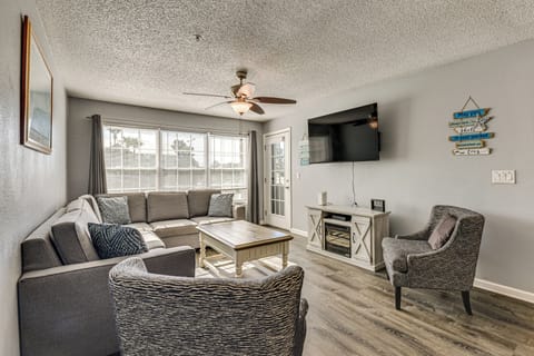 Destin Vacation Rental | 3BR | 2BA | 1,147 Sq Ft | Stairs Required