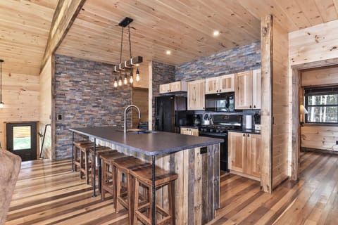 Spacious area to make entertaining a breeze.