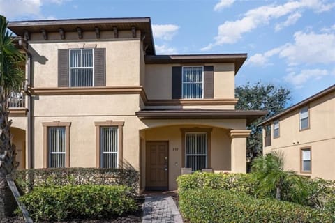 Regal Palms Resort, 1,856 sf End Unit Townhouse, 4 bdrms and 3.5 bathrms