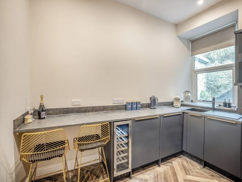 Kitchen | Llety Clyd, Barmouth