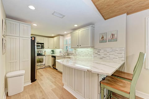 Harrington Cottage Kitchen (2)