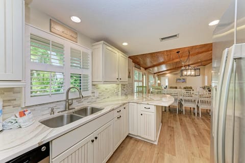 Harrington Cottage Kitchen (4)