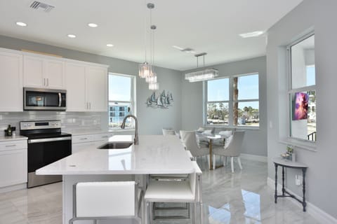 Natural light, bright and open!