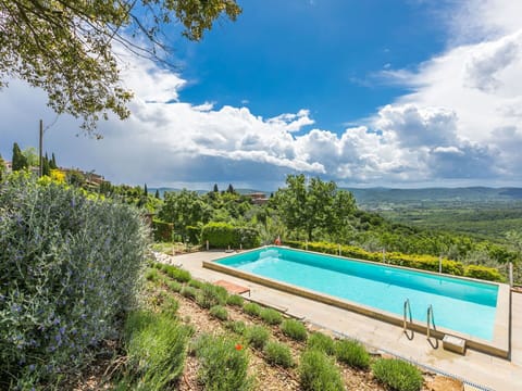 Cloud, Sky, Plant, Water, Property, Natural Landscape, Swimming Pool, Vegetation, Land Lot, Tree