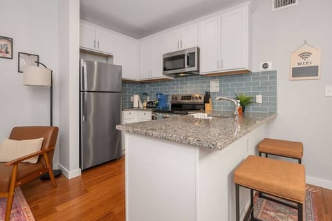 Kitchen with Dedicated Eating Area