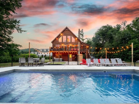 The Lone Star- Hot Tub, AC, Pool Table (2576)