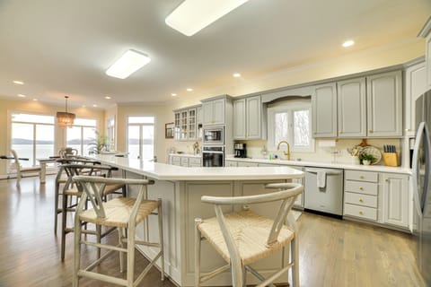 Kitchen | Cooking Basics | Coffee Maker | Main Level