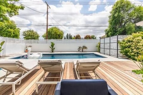 1 Pool and sun deck