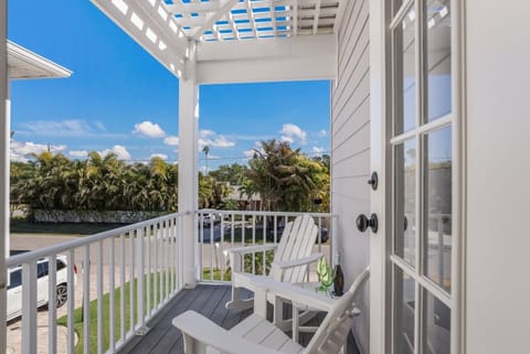 House, 3 Bedrooms | Balcony