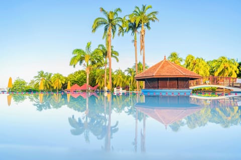 Outdoor pool, pool umbrellas, sun loungers