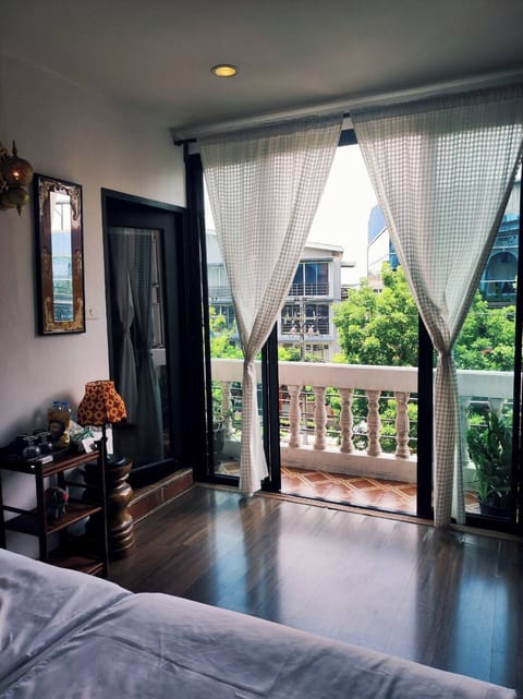Little India | Terrace/patio