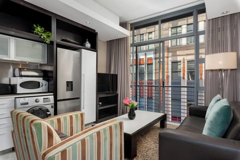 In-room safe, laptop workspace, iron/ironing board, free WiFi