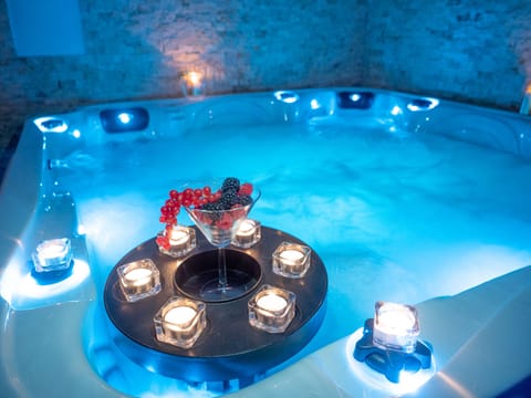 Private spa tub