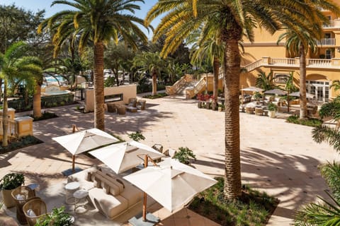 Outdoor pool, cabanas (surcharge), pool umbrellas