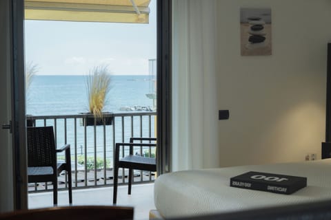 Superior Double Room, 1 King Bed, Sea View | Premium bedding, minibar, in-room safe, desk
