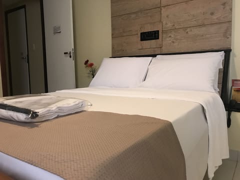 Superior Room, 1 Double Bed | Minibar, free WiFi, bed sheets