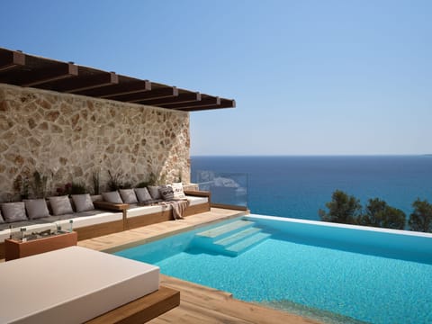 Deluxe Studio Suite, 1 Bedroom, Private Pool, Sea View | Terrace/patio