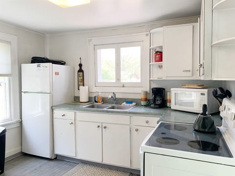 Full kitchen at Butler`s Landing