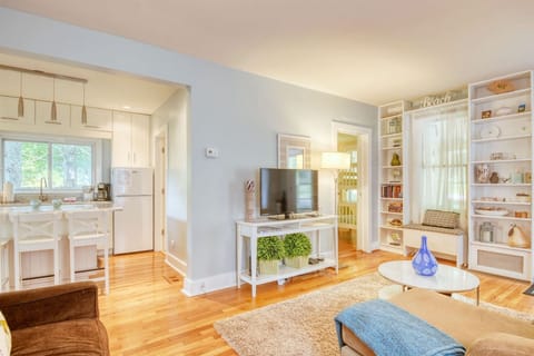 Living room leads into the kitchen