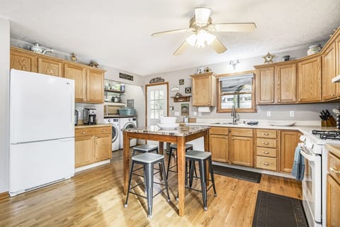 Spacious kitchen with a selection of gadgets to help you cook a meal