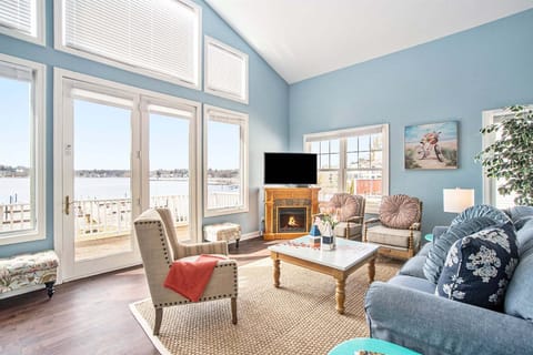 Cozy up at Harbor House and take in the stunning views