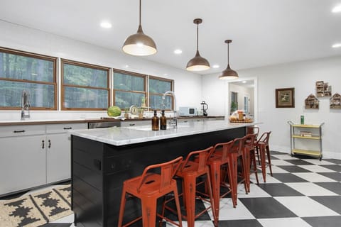 Fully equipped kitchen with everything you need to make a meal at home