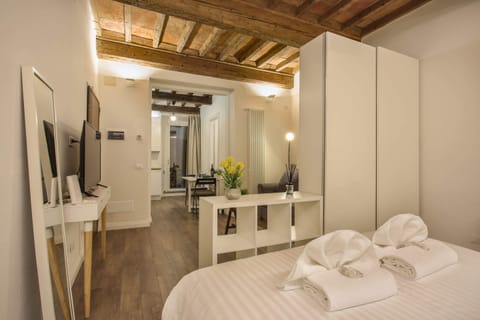 Basic Studio, 1 Double Bed with Sofa bed | 1 bedroom, laptop workspace, bed sheets