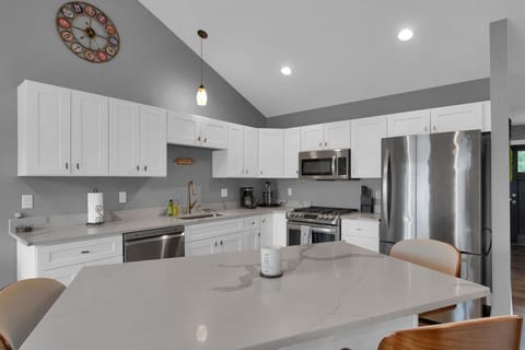 Gorgeous updated kitchen for you to enjoy!