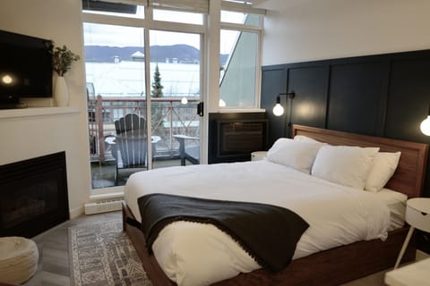 Casper memory foam mattress. P.S. this is also a pullUP storage bed!