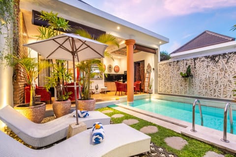 dining room with swimming pool view villa lollie