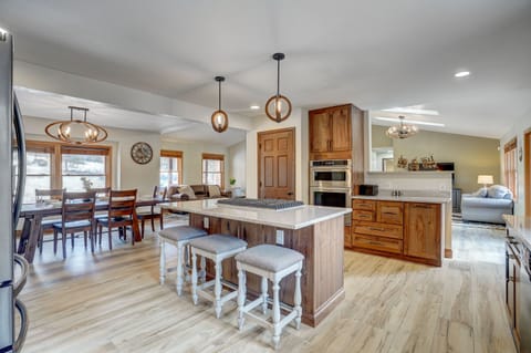 Kitchen island and convection oven