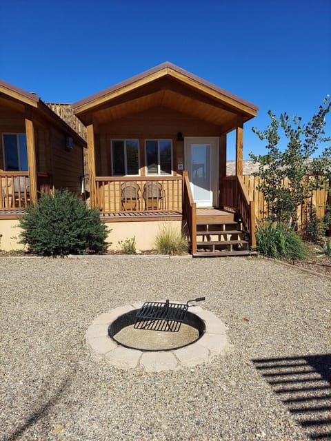 Cabin 5 Exterior