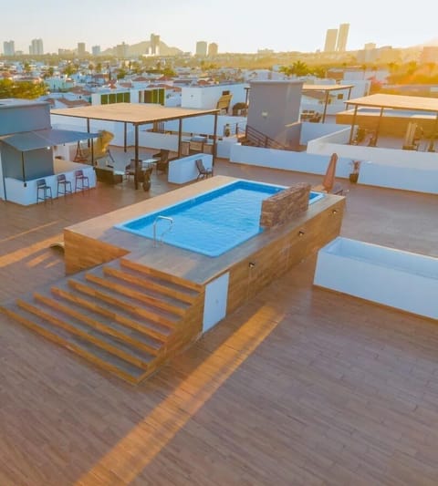 Classic Condo | Terrace/patio