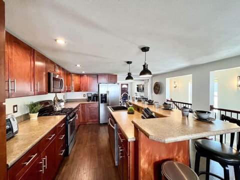 Kitchen & Dining Area | Keurig & Drip Coffee Makers