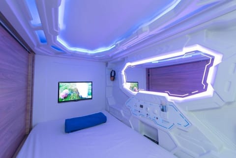 Premier Single Room | Free WiFi, bed sheets