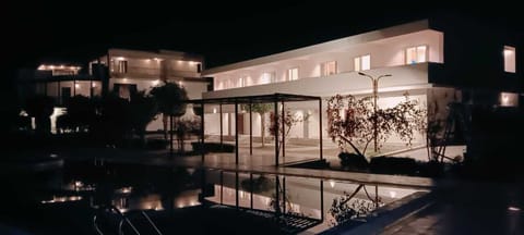15 outdoor pools