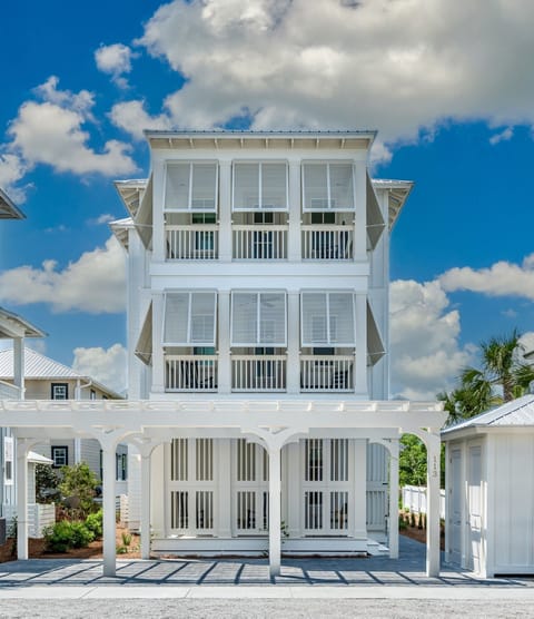 Brand new 4-bedroom house in the heart of Seacrest/Rosemary/Alys 30A Beach 