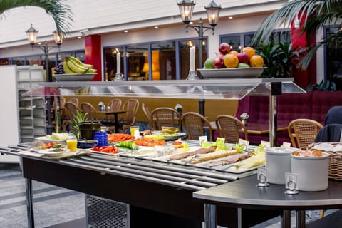Daily continental breakfast for a fee