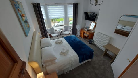 Deluxe Double Room (room 3) | Bed sheets